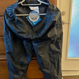 NWT women’s Columbia weatherproof pants in black size XL.